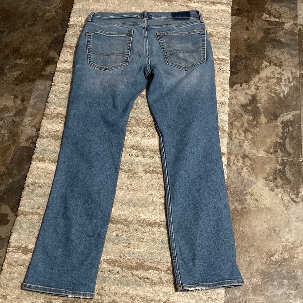 Men’s Hollister Jeans (Slim Straight) Distressed - (33x32) - Picture 6 of 8
